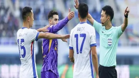 丁文一与诺瑞斯半程领跑，约堡公开赛高尔夫排名并列第五