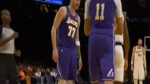 都灵VS米兰对决数据：射门比9比26，射正比3比8，控球率35%对阵65%